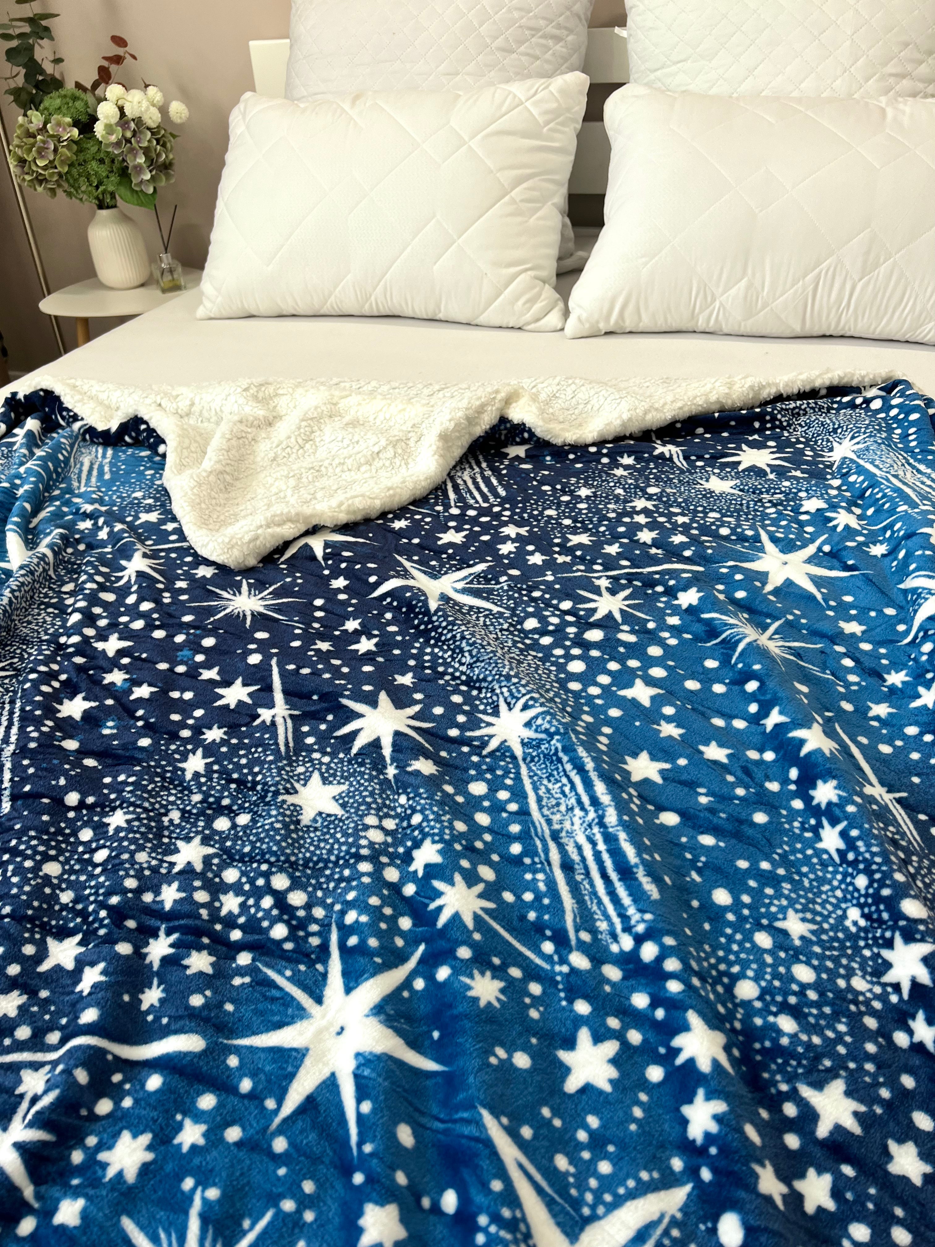 Velour bedspread with leaf pattern