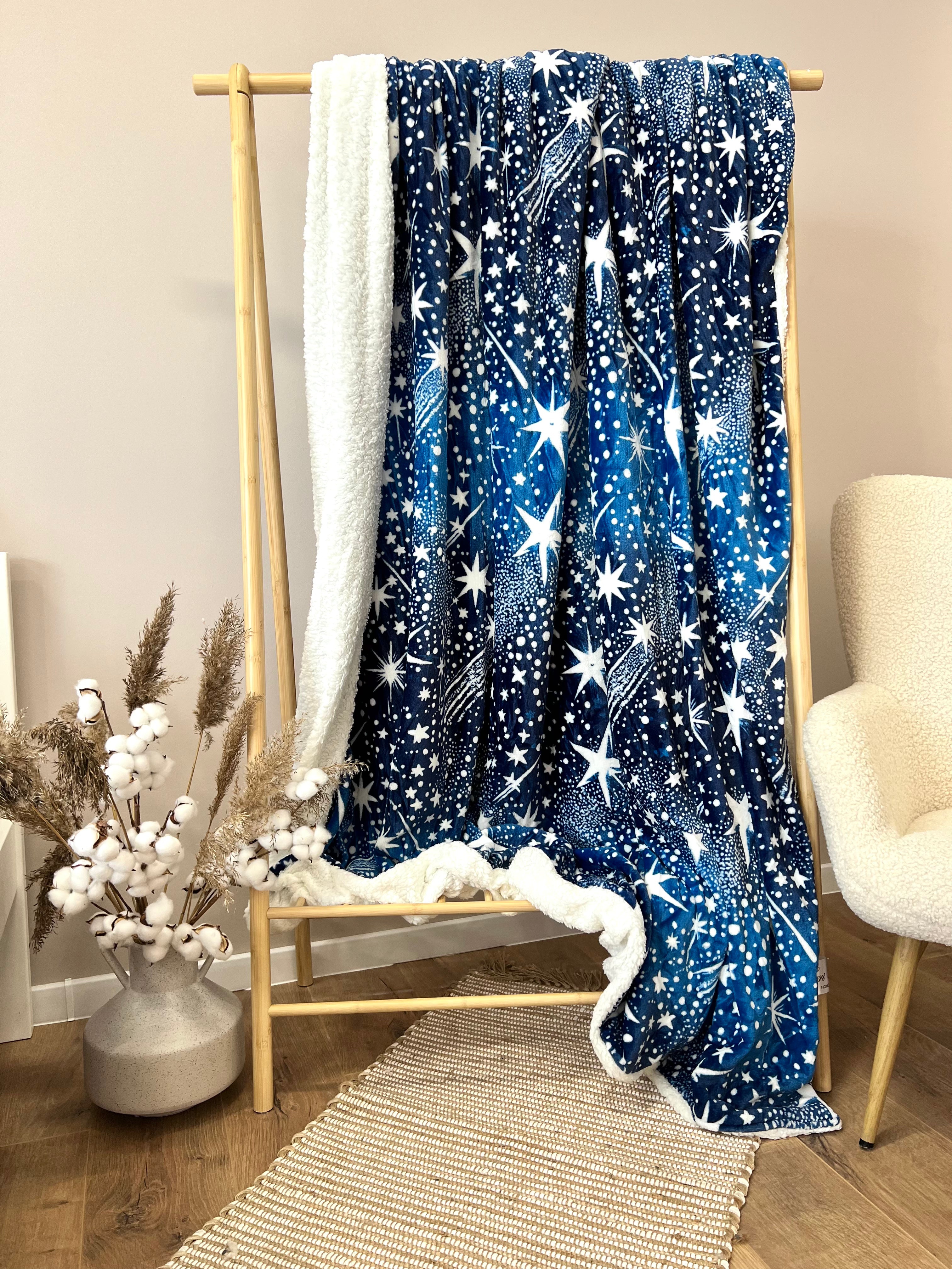 Velour bedspread with leaf pattern